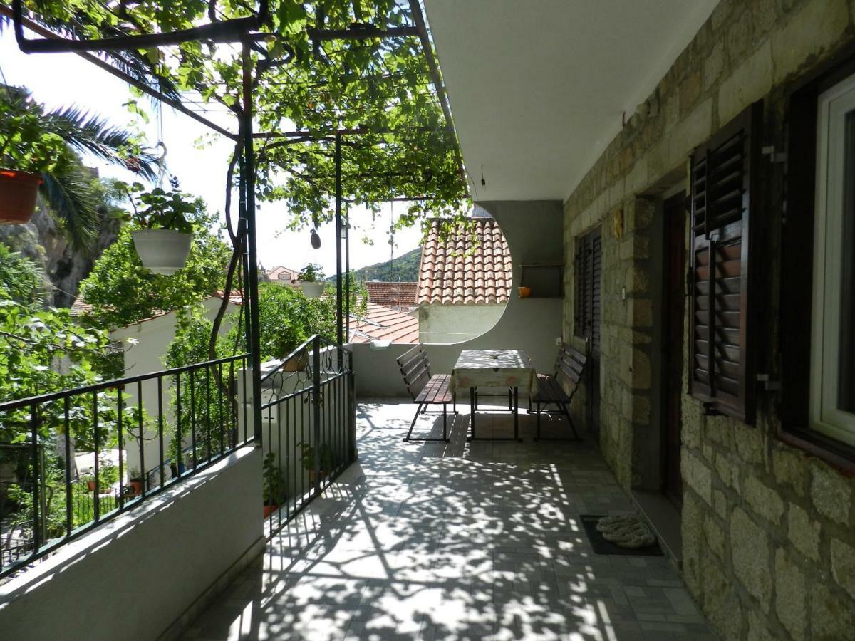 Apartmani Maruncic Омиш Экстерьер фото